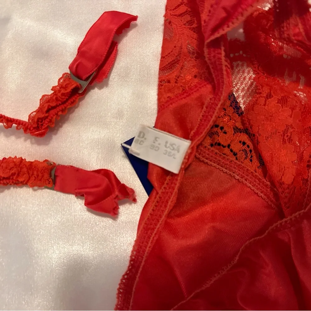 La Perla Vintage Fiery Red Lace Bra Set four pieces . - Picture 12 of 14